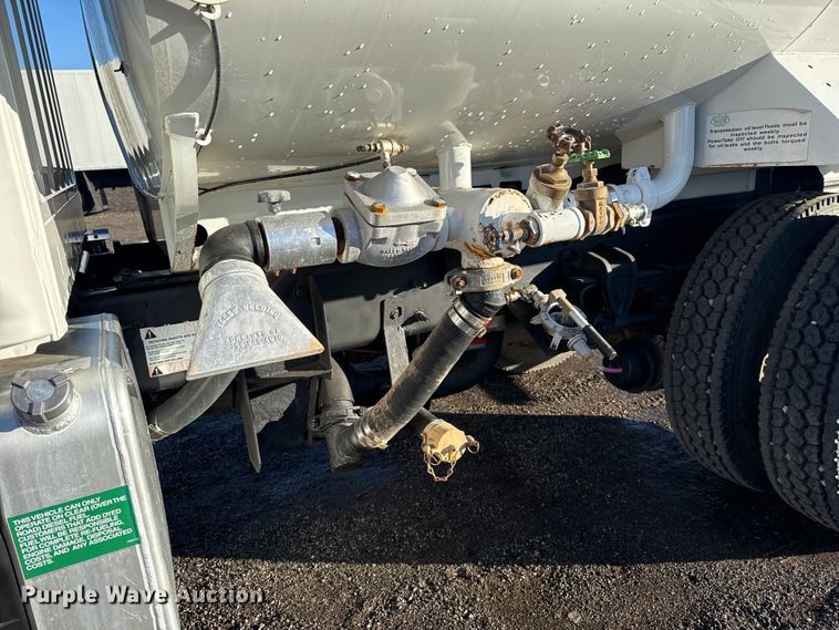 image for item EG1790 2018 Hino 338 tank truck