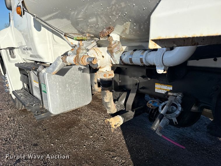 image for item EG1790 2018 Hino 338 tank truck