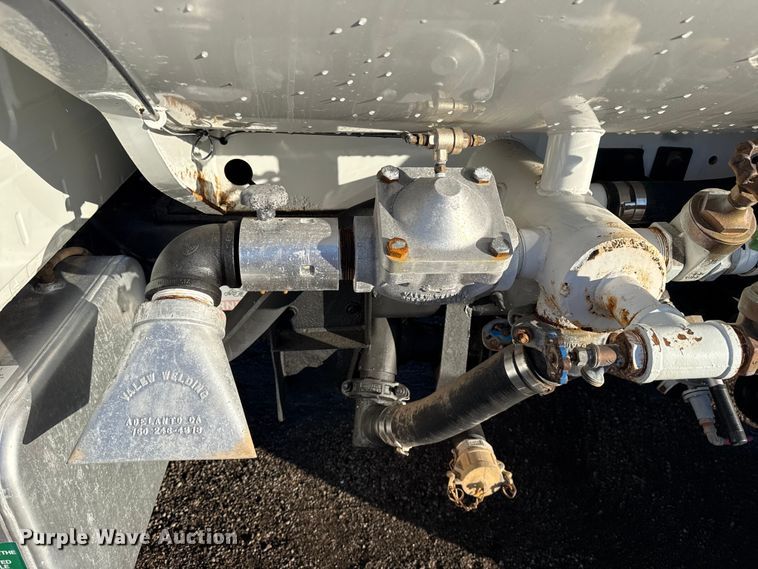 image for item EG1790 2018 Hino 338 tank truck