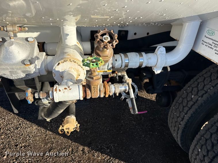 image for item EG1790 2018 Hino 338 tank truck