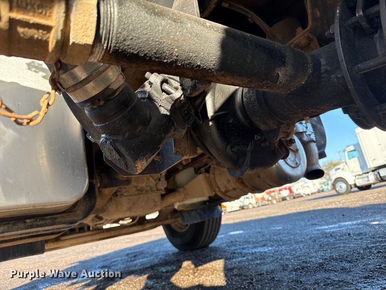 image for item EG1790 2018 Hino 338 tank truck