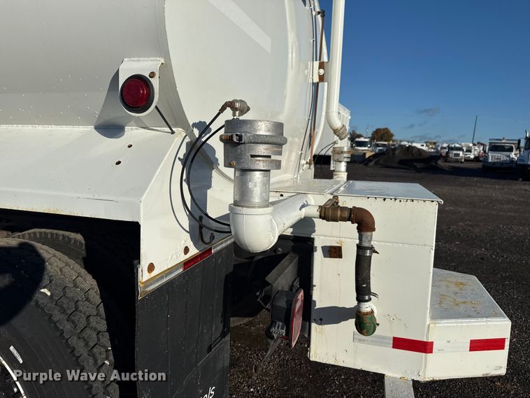 image for item EG1790 2018 Hino 338 tank truck