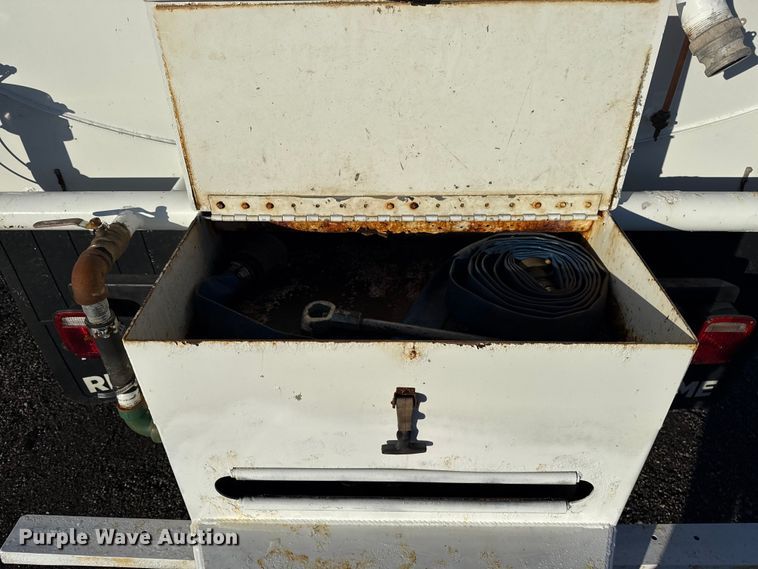 image for item EG1790 2018 Hino 338 tank truck