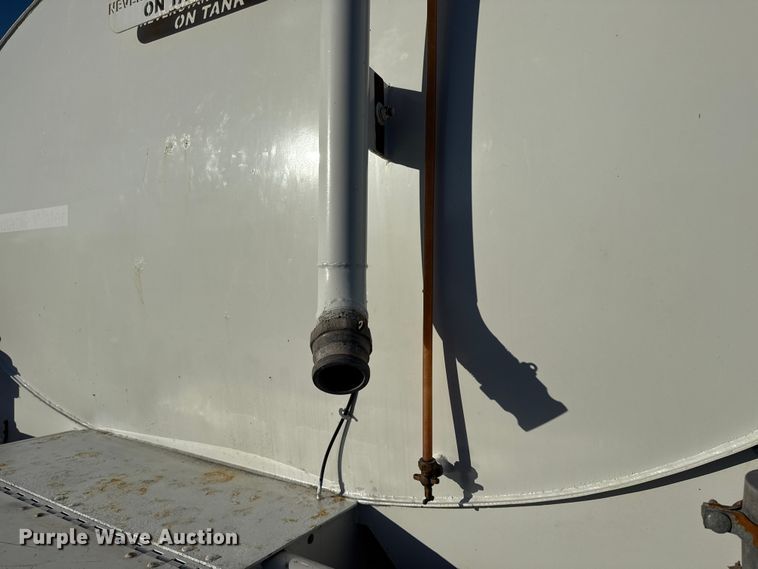 image for item EG1790 2018 Hino 338 tank truck