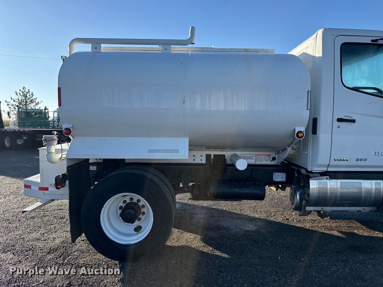image for item EG1790 2018 Hino 338 tank truck