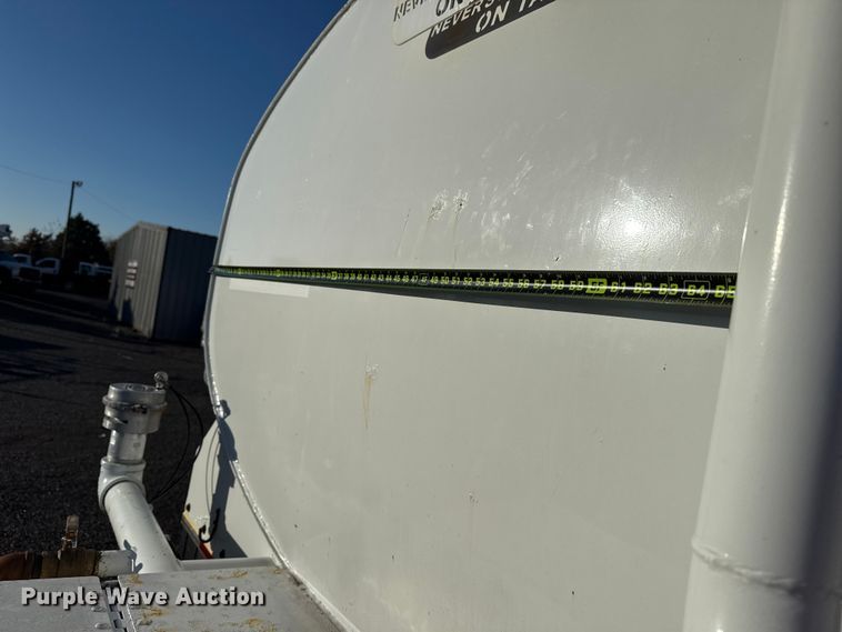 image for item EG1790 2018 Hino 338 tank truck