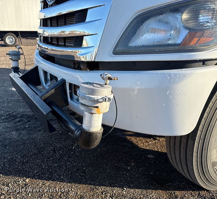 image for item EG1790 2018 Hino 338 tank truck