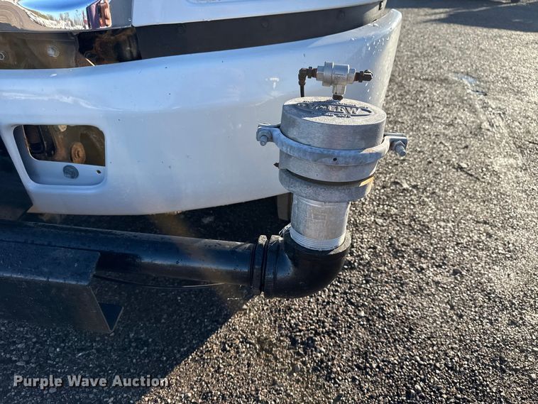 image for item EG1790 2018 Hino 338 tank truck