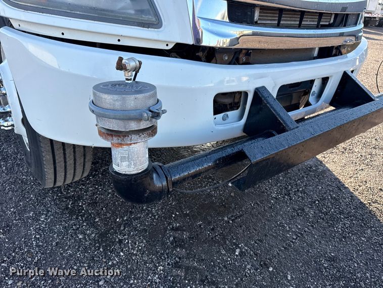 image for item EG1790 2018 Hino 338 tank truck