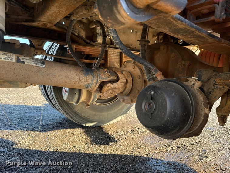 image for item EG1790 2018 Hino 338 tank truck