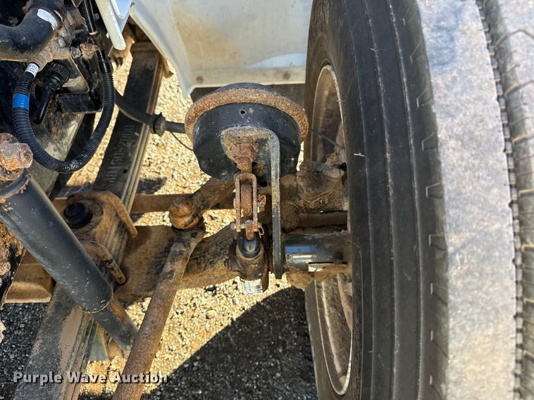 image for item EG1790 2018 Hino 338 tank truck