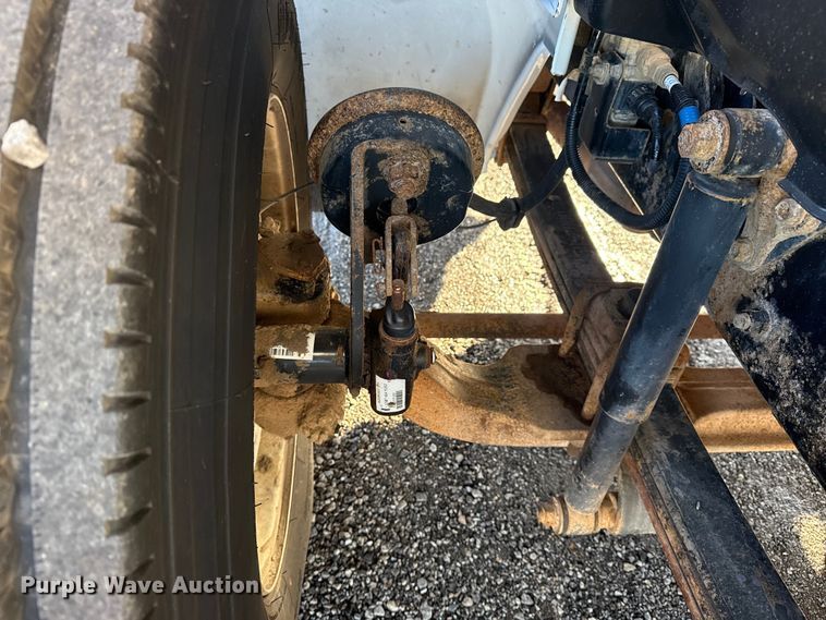 image for item EG1790 2018 Hino 338 tank truck