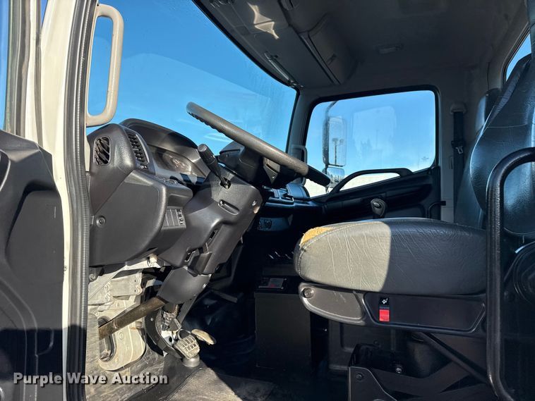 image for item EG1790 2018 Hino 338 tank truck