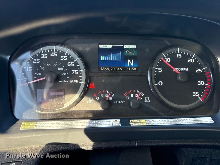 image for item EG1790 2018 Hino 338 tank truck