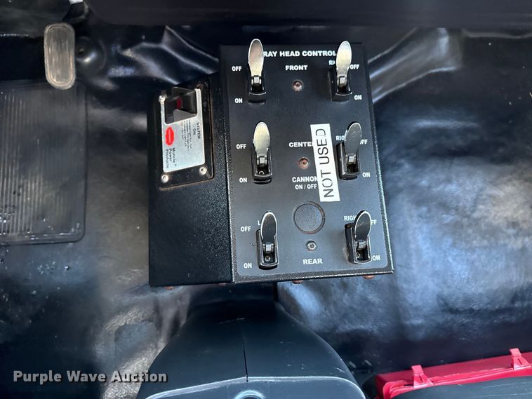 image for item EG1790 2018 Hino 338 tank truck