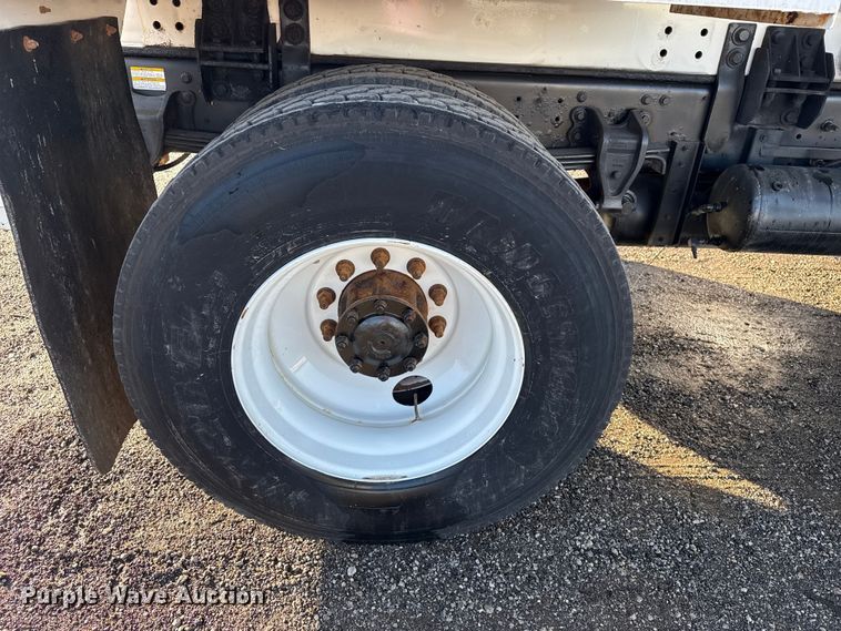 image for item EG1790 2018 Hino 338 tank truck