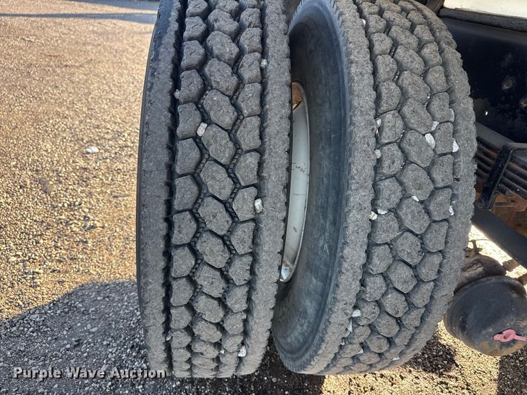 image for item EG1790 2018 Hino 338 tank truck