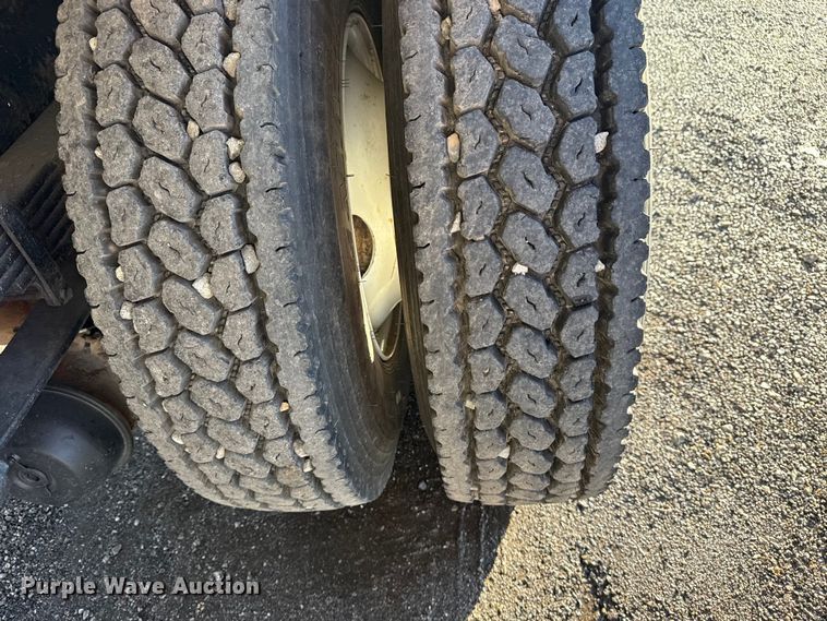 image for item EG1790 2018 Hino 338 tank truck