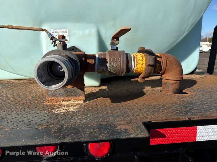 image for item EG1792 2012 Mack CHU613 flatbed truck