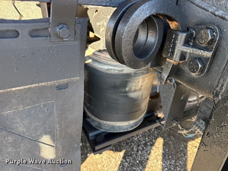 image for item EG1792 2012 Mack CHU613 flatbed truck