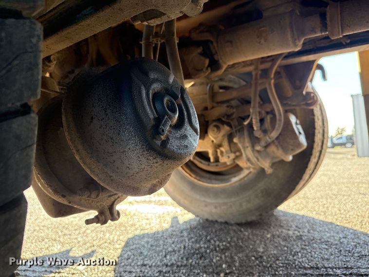 image for item EG1792 2012 Mack CHU613 flatbed truck