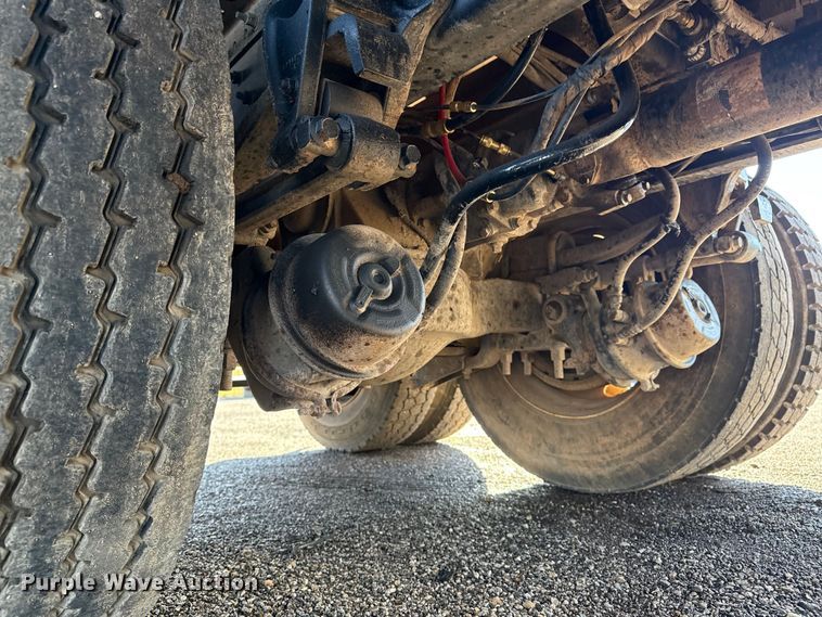 image for item EG1792 2012 Mack CHU613 flatbed truck