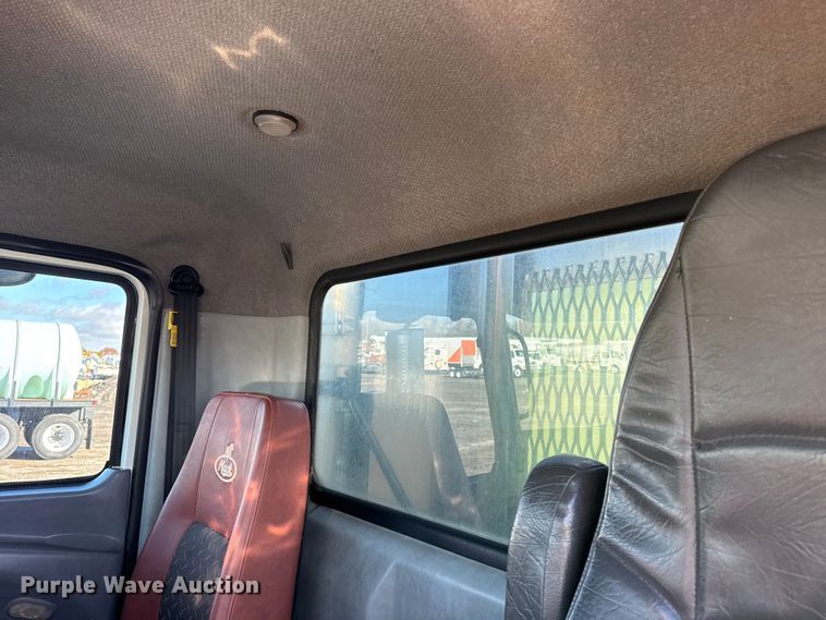 image for item EG1792 2012 Mack CHU613 flatbed truck