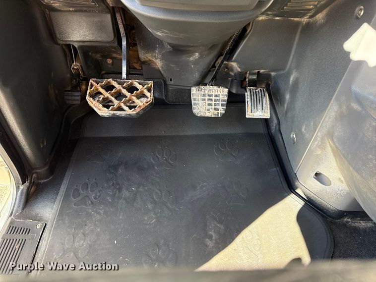 image for item EG1792 2012 Mack CHU613 flatbed truck