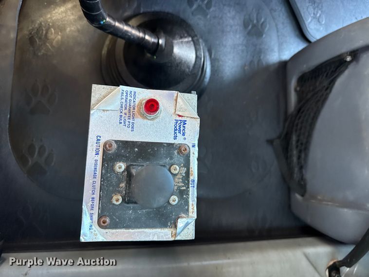 image for item EG1792 2012 Mack CHU613 flatbed truck