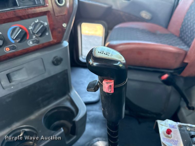 image for item EG1792 2012 Mack CHU613 flatbed truck