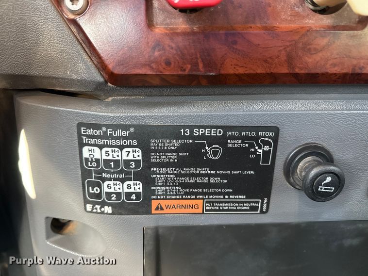 image for item EG1792 2012 Mack CHU613 flatbed truck