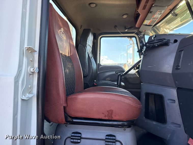 image for item EG1792 2012 Mack CHU613 flatbed truck