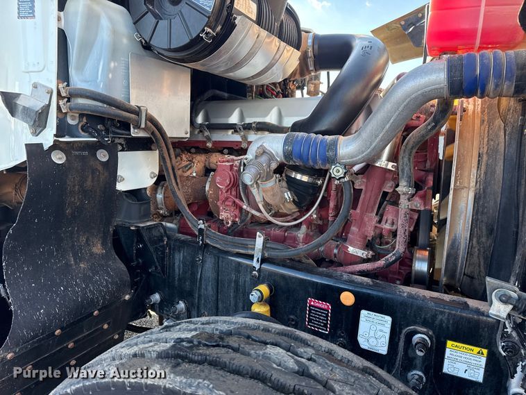 image for item EG1792 2012 Mack CHU613 flatbed truck