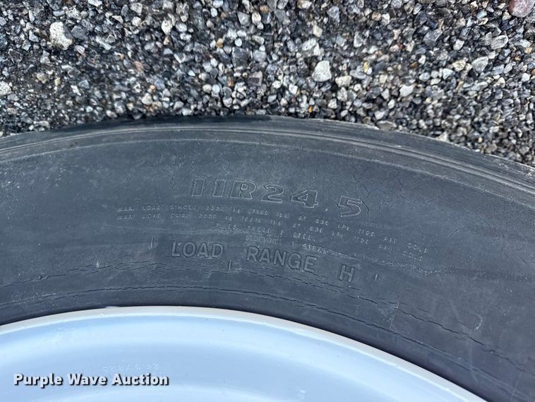 image for item EG1792 2012 Mack CHU613 flatbed truck