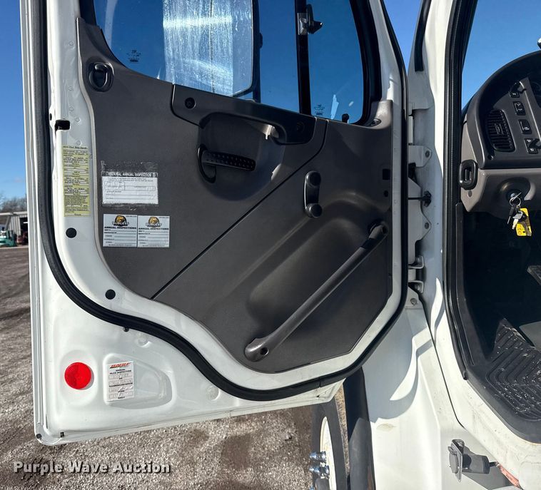 image for item EG1794 2010 Freightliner Business Class M2 crane truck