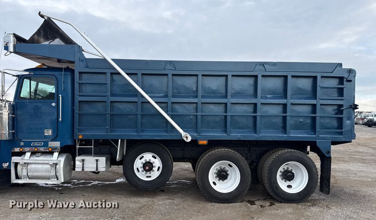 image for item EG1806 2000 Freightliner Classic dump truck