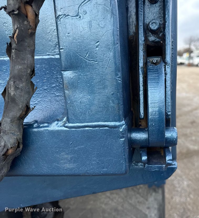 image for item EG1806 2000 Freightliner Classic dump truck