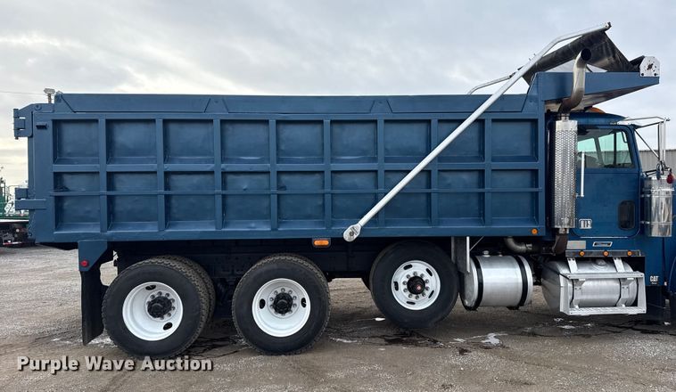 image for item EG1806 2000 Freightliner Classic dump truck