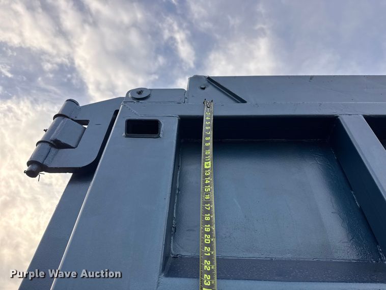 image for item EG1806 2000 Freightliner Classic dump truck