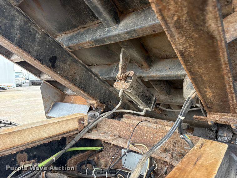 image for item EG1806 2000 Freightliner Classic dump truck