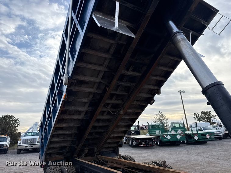 image for item EG1806 2000 Freightliner Classic dump truck