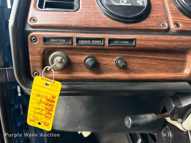 image for item EG1806 2000 Freightliner Classic dump truck