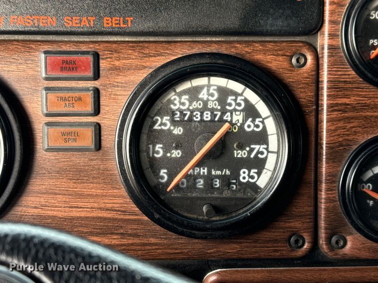 image for item EG1806 2000 Freightliner Classic dump truck