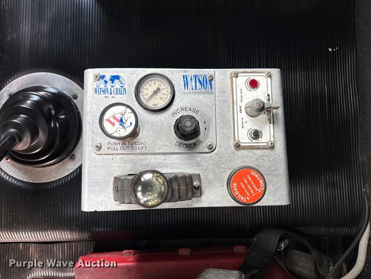 image for item EG1806 2000 Freightliner Classic dump truck