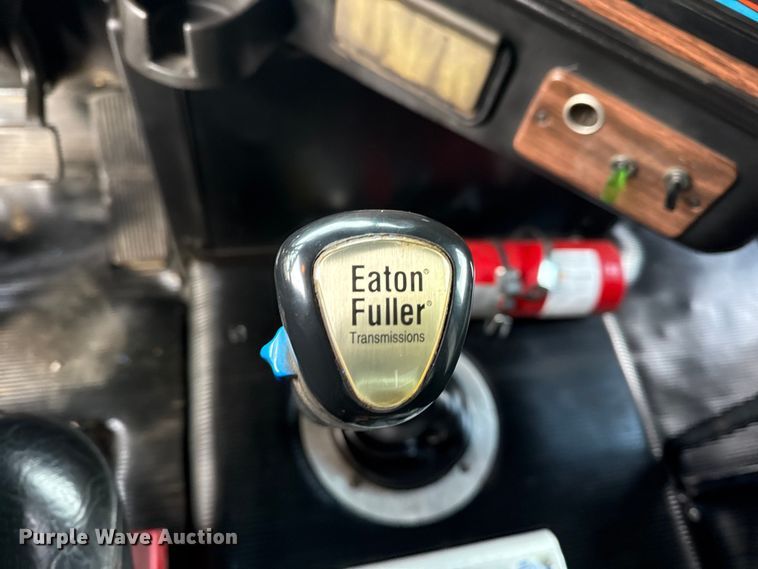 image for item EG1806 2000 Freightliner Classic dump truck