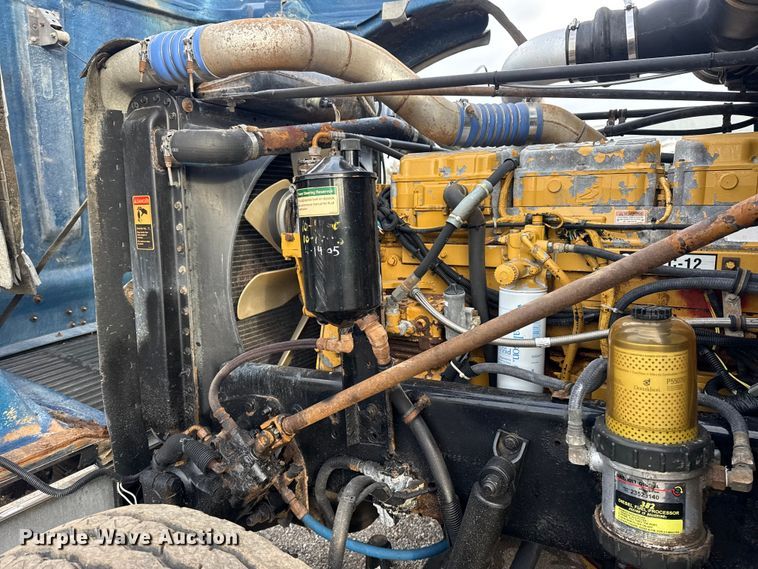 image for item EG1806 2000 Freightliner Classic dump truck