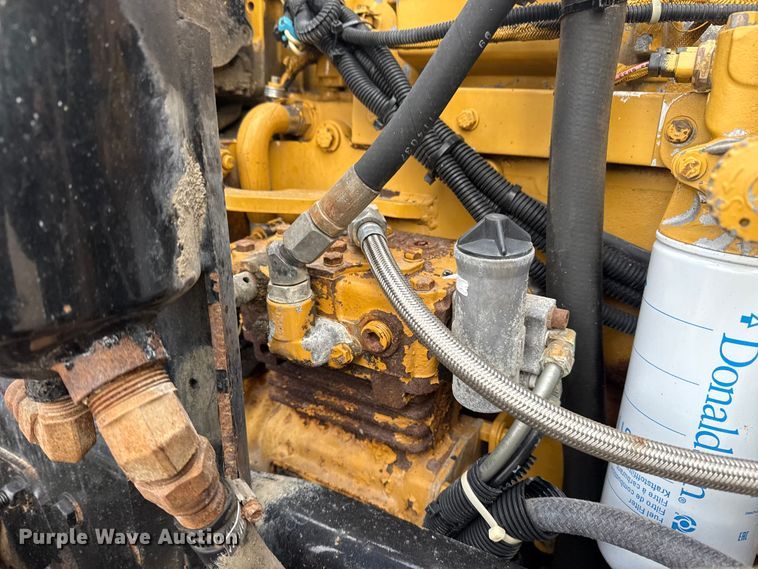 image for item EG1806 2000 Freightliner Classic dump truck