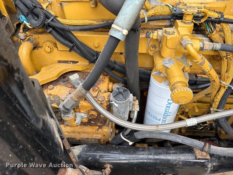 image for item EG1806 2000 Freightliner Classic dump truck