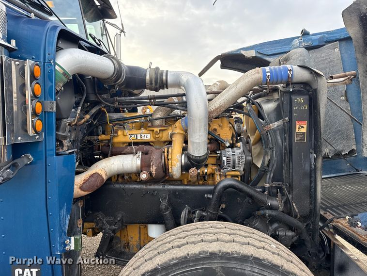 image for item EG1806 2000 Freightliner Classic dump truck