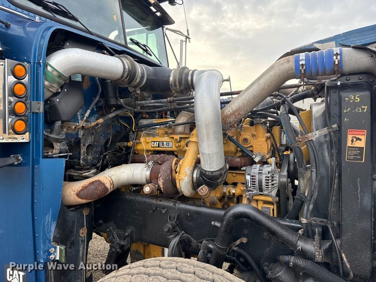 image for item EG1806 2000 Freightliner Classic dump truck